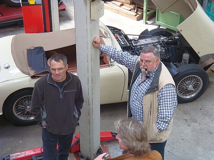 2010-05 Jensen Car Club zu Besuch 053.jpg